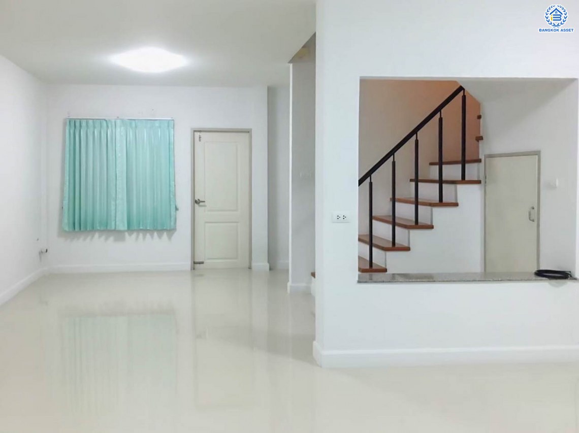 *****ทาวน์เฮ้าส์มือสองนนทบุรี โครงการ โนโววิลล์ วงแหวน-บางใหญ่ เนื้อที่กว้าง 20.7 ตร.ว. ฟังก์ชัน 3 ห้องนอน 2 ห้องน้ำ 2 ที่จอดรถ บ้านสวย พร้อมเข้าอยู่ บนทำเลดี เชื่อมต่อ ถนนกาญจนาภิเษก, ถนนสะพานนนทบุรี-บางบัวทอง ใกล้รถไฟฟ้าสายสีม่วง "สถานีคลองบางไผ่" และทางด่วน "ศรีรัช"